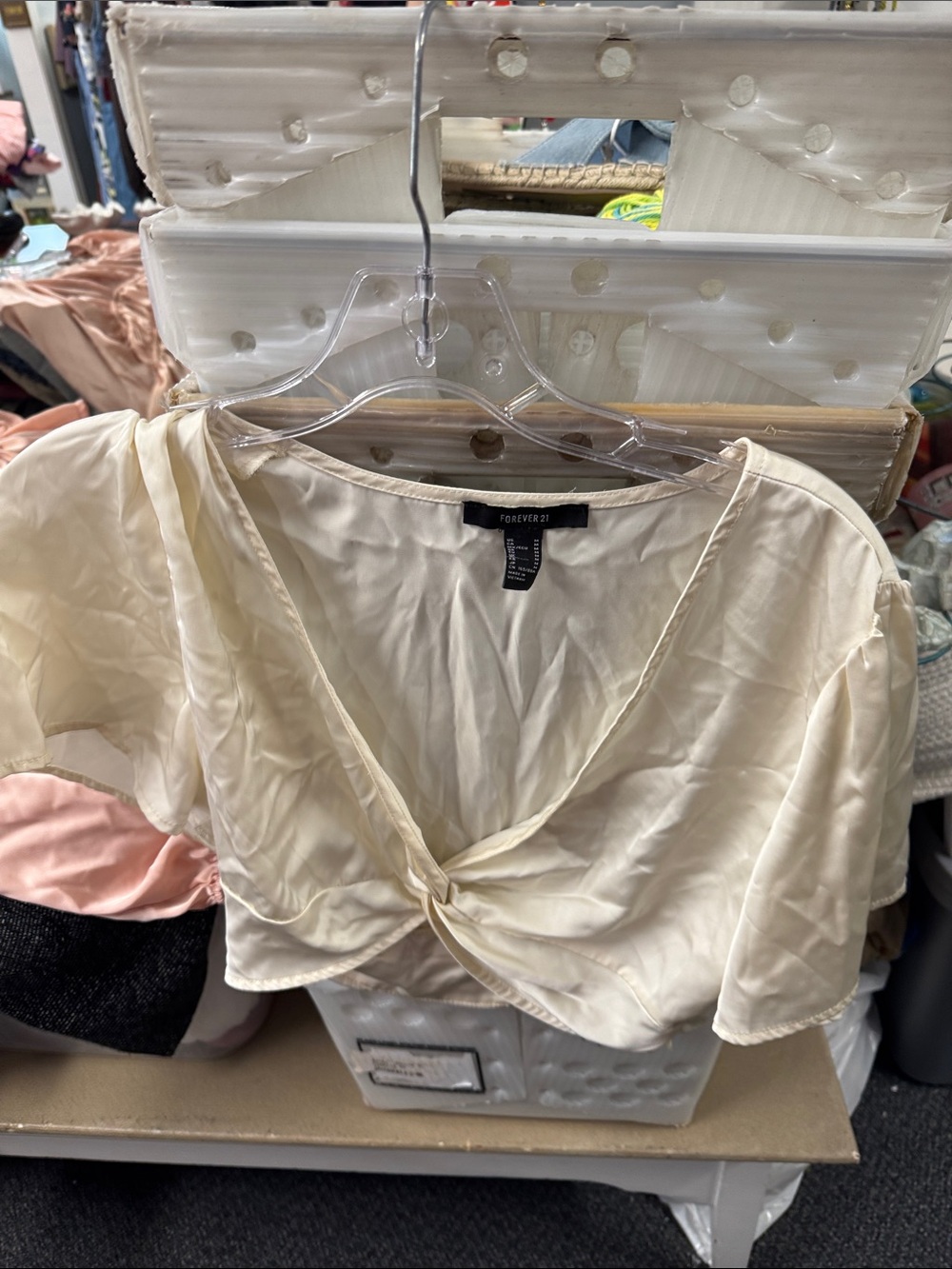 Forever 21 satin crop top M // 071043